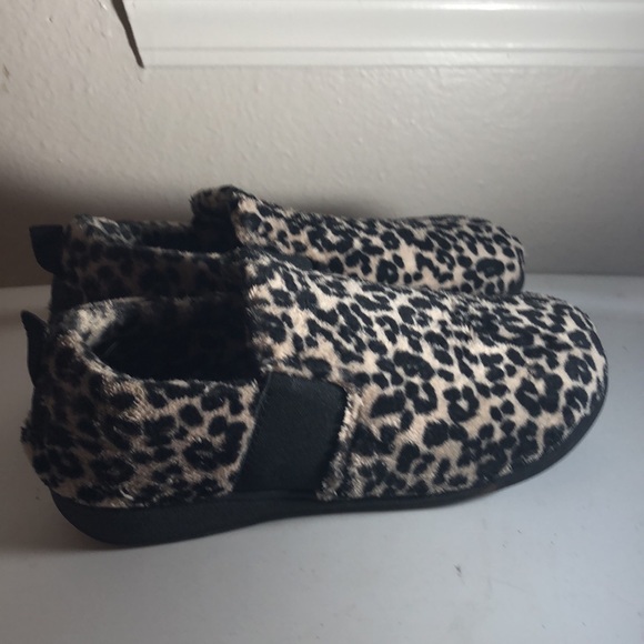 Vionic Women's Indulge Kalia Slip On House Flats Leopard Cheetah Shoes Size 6 - Picture 13 of 16